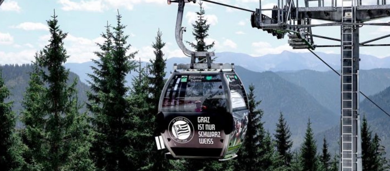 SK Sturm Graz: Black and white gondola on the Bürgeralpe