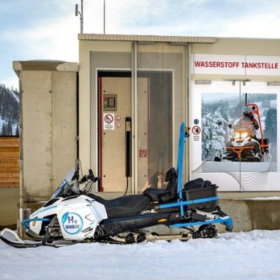 Rotax Hydrogen Powered Snowmobile Lynx Hysnow Used On Slopes For First Time