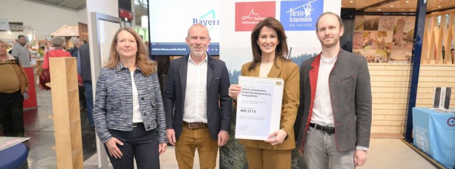 Bavaria's Tourism Minister Kaniber presents funding certificates to Lift Co's