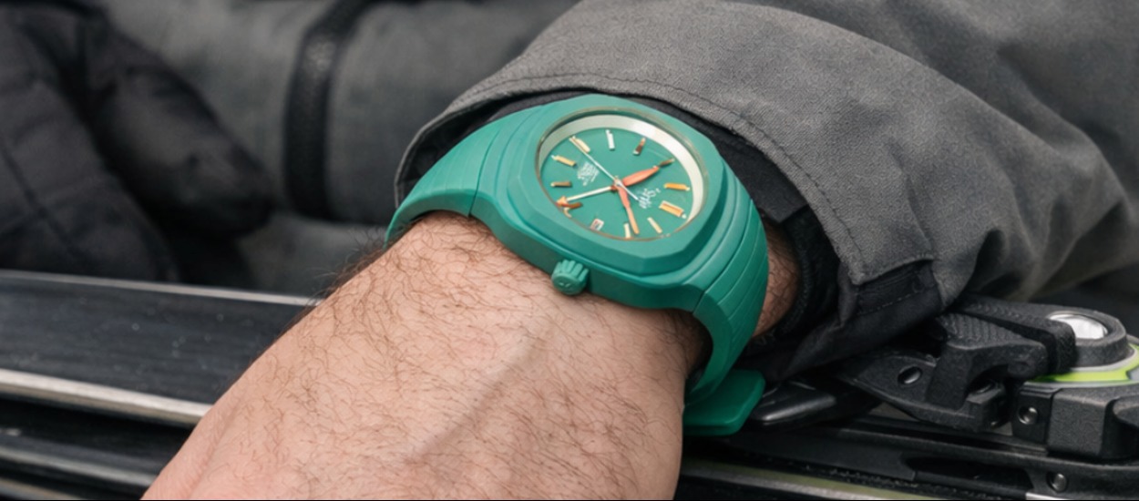  Split Watches' debut GMT , The watch built for people who live in the mountains