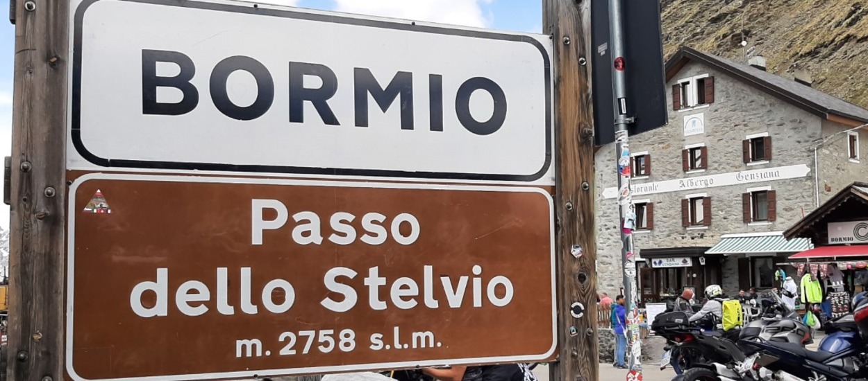 Stelvio Pass Glacier Halts Summer Skiing as Alps' Final Holdout Succumbs to Heat